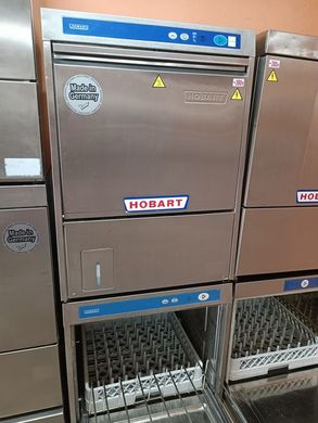 Професійні посудомийні машини фронтальні Hobart