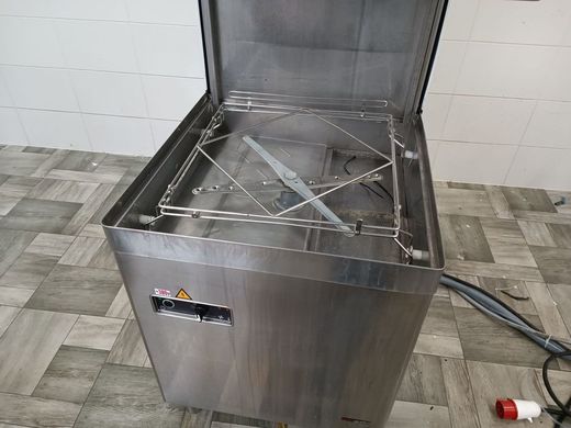 Професійна посудомийна машина купольна GGMGASTRO