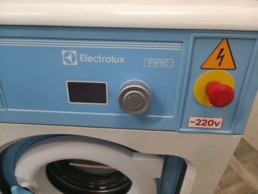Професійна пральна машина Electrolux 9 кг